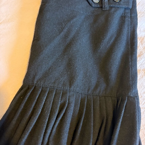 GAP Women's Black Mini Skirt with Ruffle Hem - Picture 3 of 9